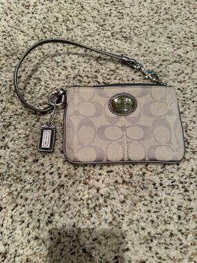 Coach | Canvas Signature C Wristlet | Grey/Silver